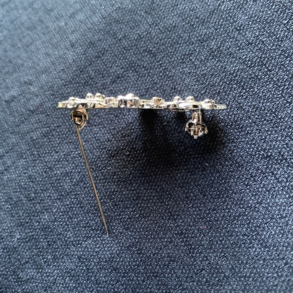 Silver toned filigree brooch - Picture 3 of 3